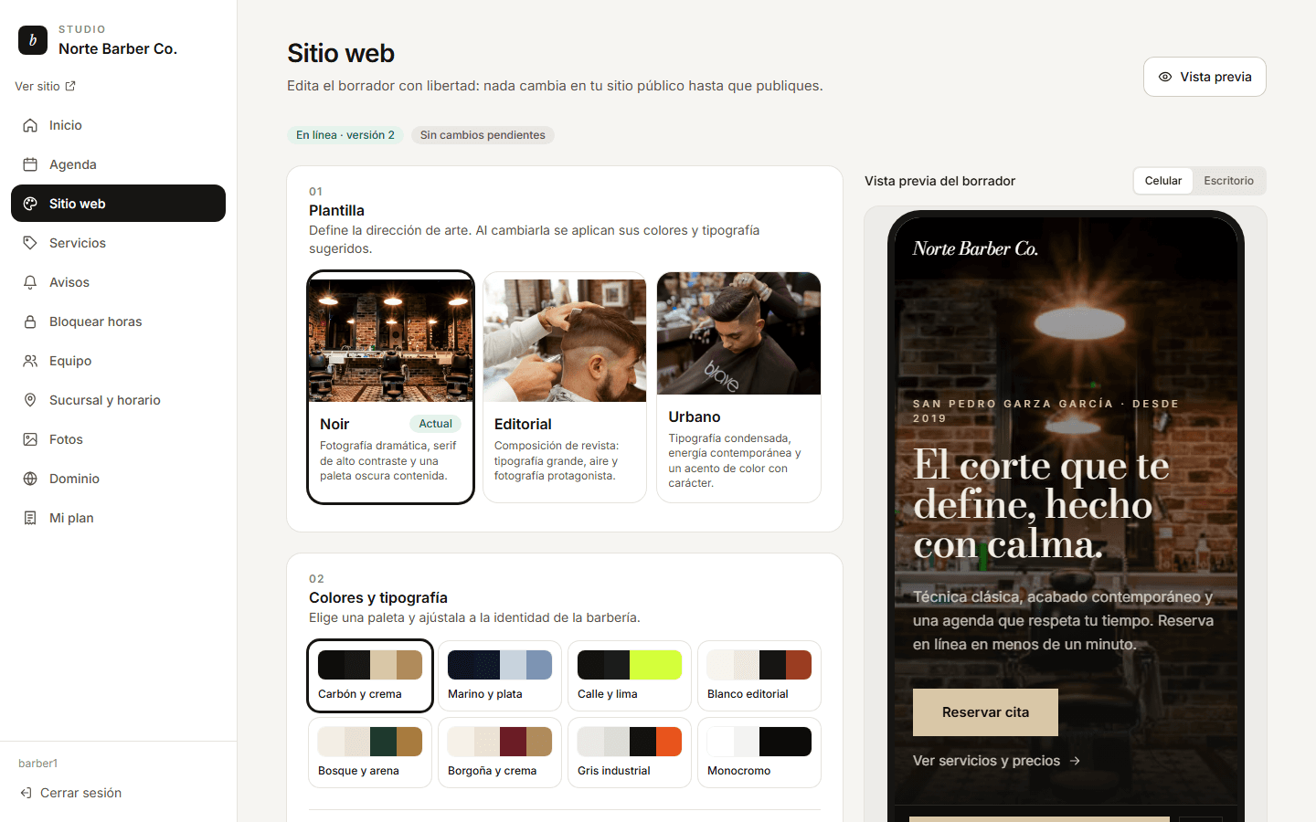 Editor del sitio con colores, plantilla y vista previa